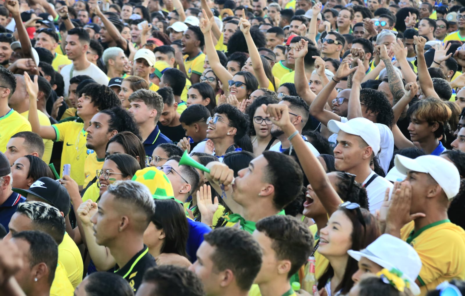 Maceioenses vestiram verde e amarelo para torcer pelo Brasil