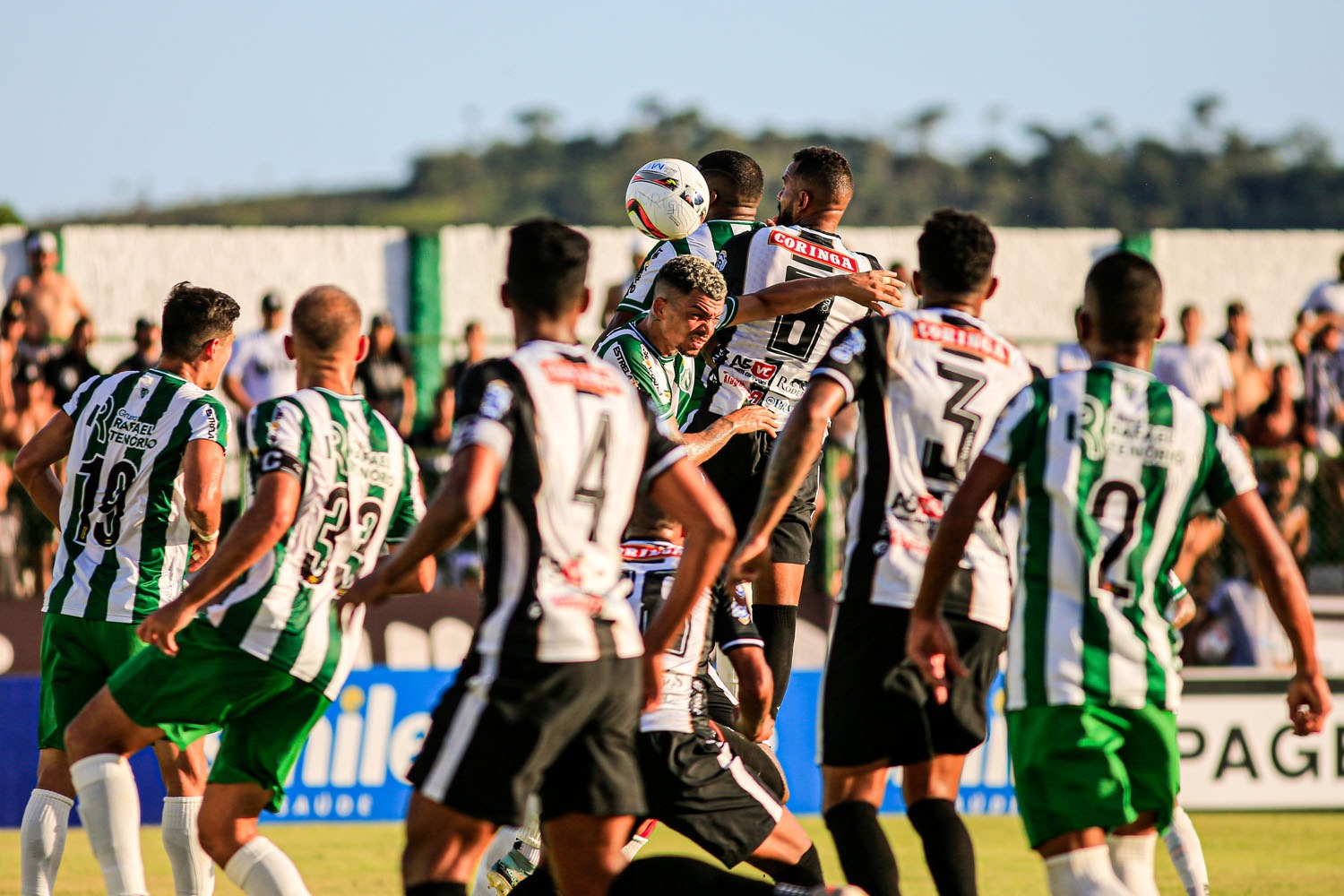 Jogo foi extremamente disputado no José Gomes da Costa