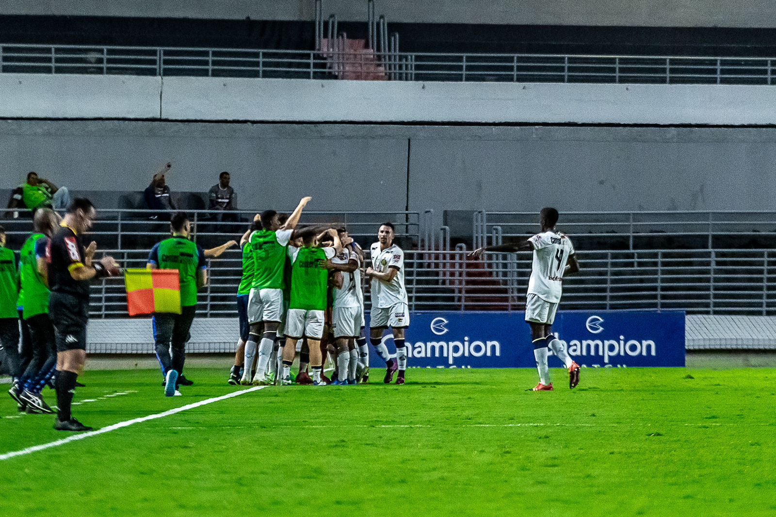 Sob vaia da torcida, CSA empata com Aparecidense: 'Time sem-vergonha!'