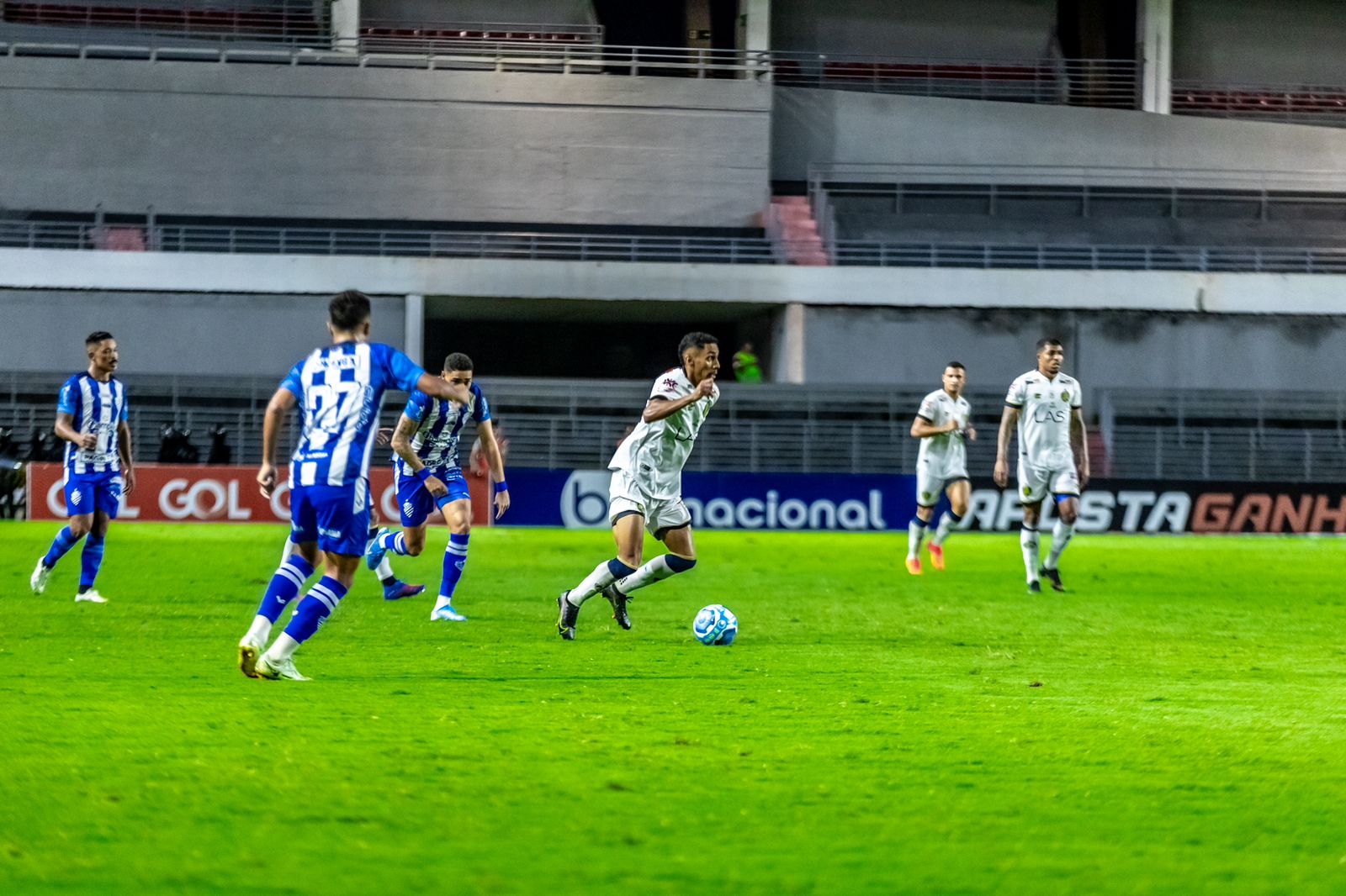 Sob vaia da torcida, CSA empata com Aparecidense: 'Time sem-vergonha!'