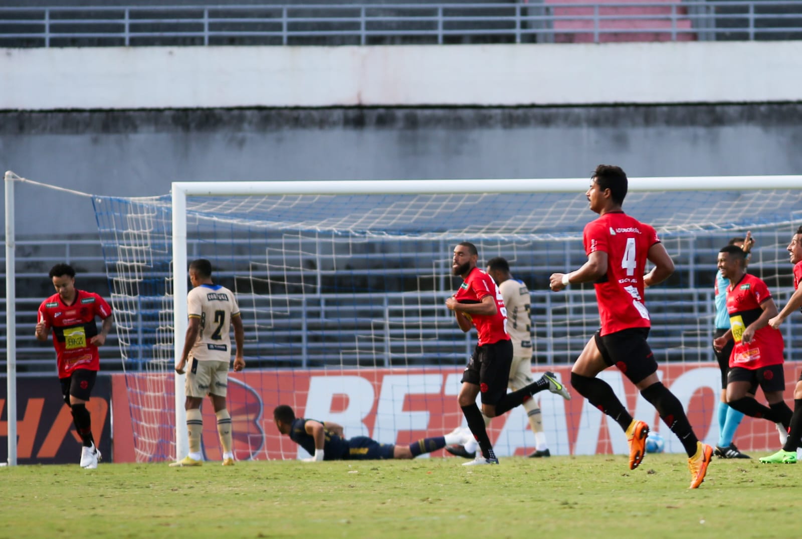 Na raça, CSA vira sobre o Pouso Alegre e fica perto do G8: 2x1