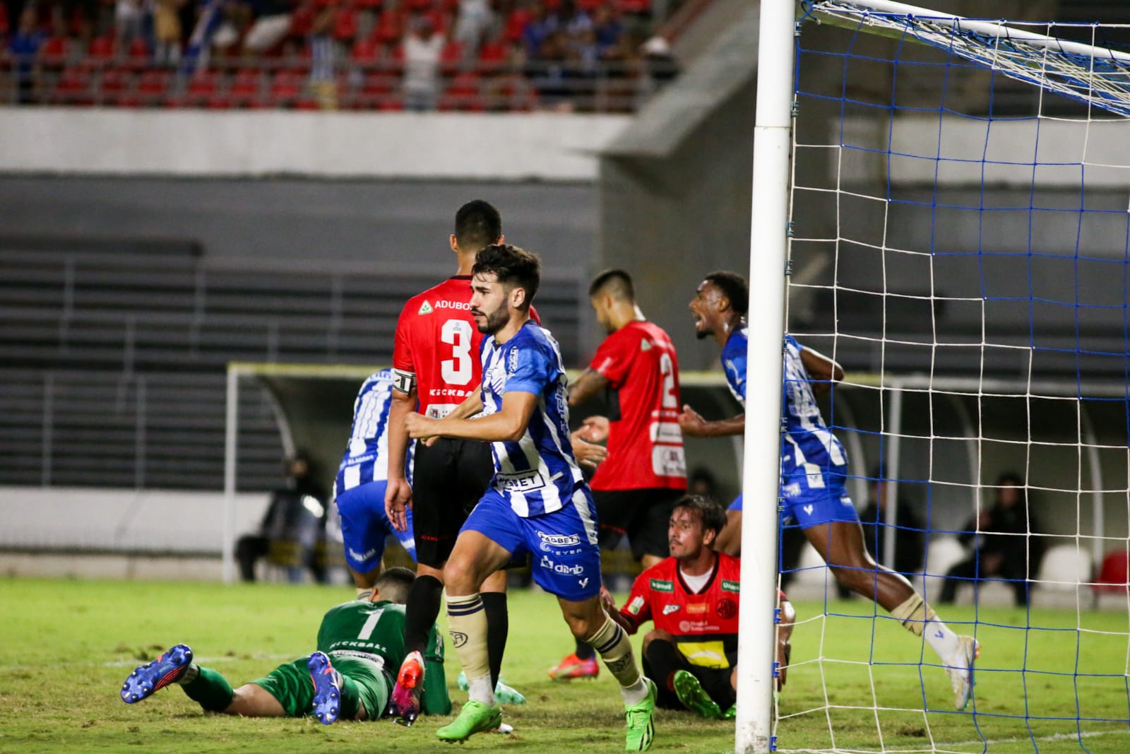 Na raça, CSA vira sobre o Pouso Alegre e fica perto do G8: 2x1