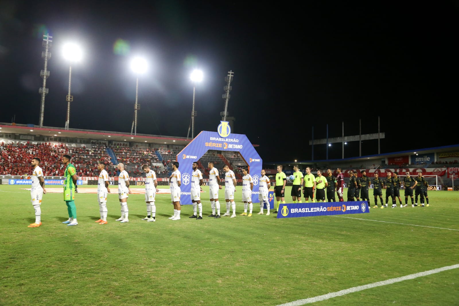 Diogo Silva pega pênalti, CRB vence Novorizontino e assume 10º lugar