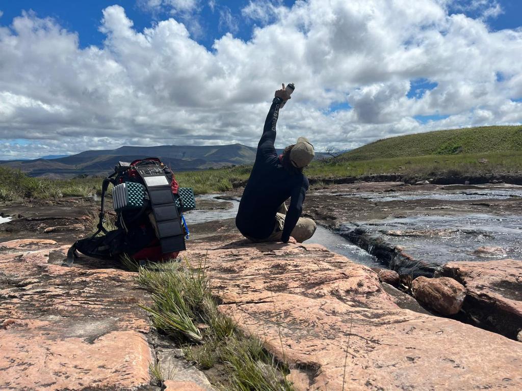 Aventureiro gaúcho participa de trekking em fronteira do Brasil