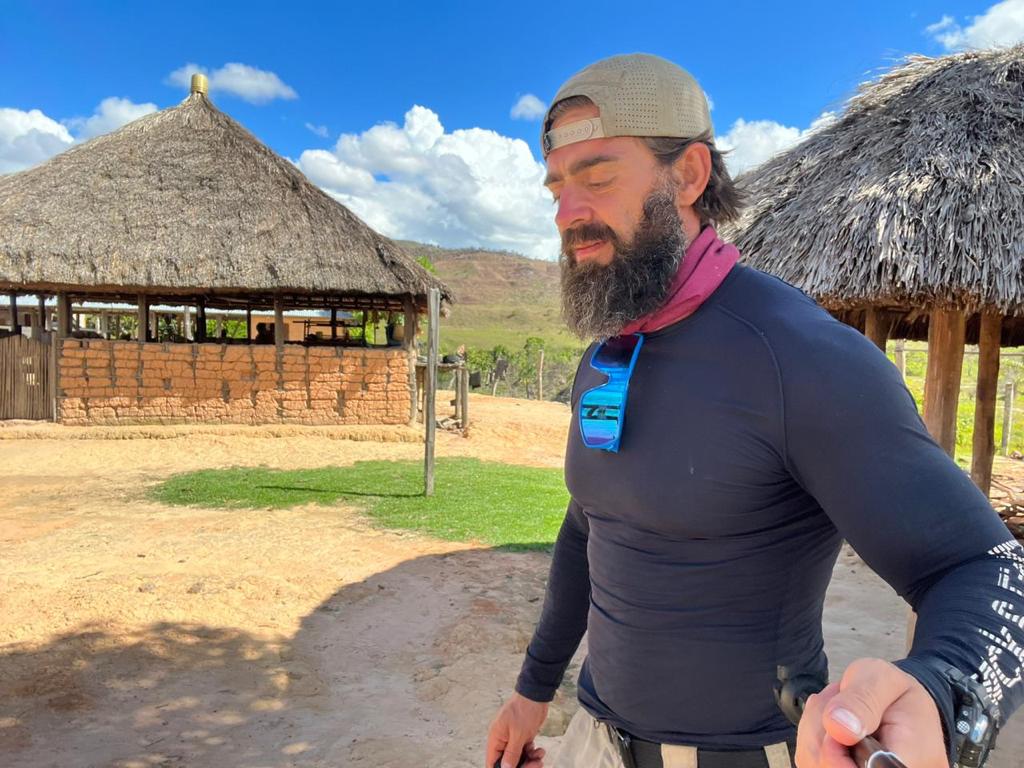 Aventureiro gaúcho participa de trekking em fronteira do Brasil