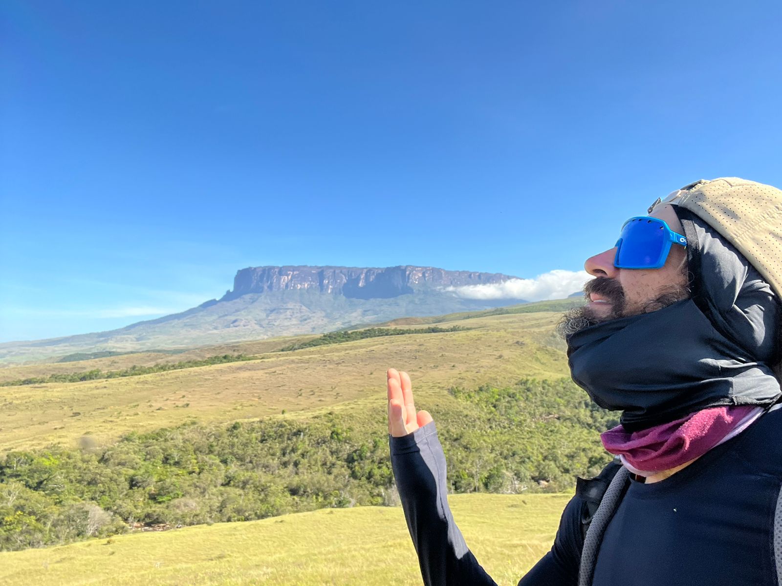 Aventureiro gaúcho participa de trekking em fronteira do Brasil