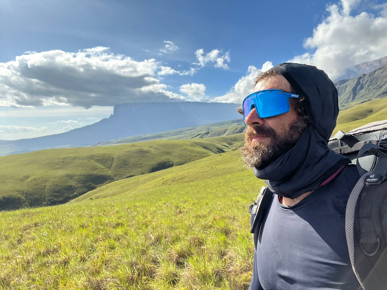Aventureiro gaúcho participa de trekking em fronteira do Brasil