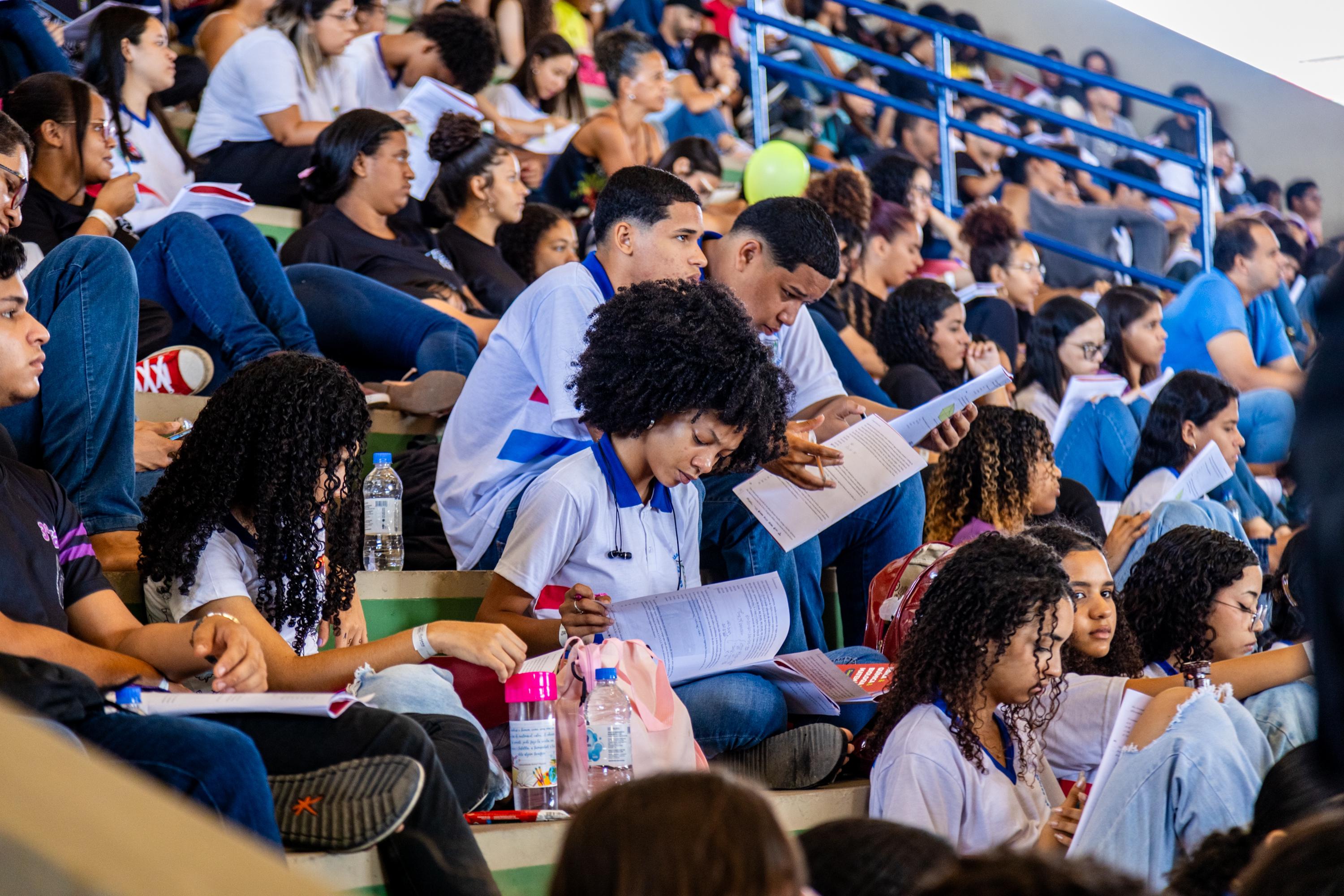Estudantes lotam o Ginásio do Sesi para o Aulão Enem