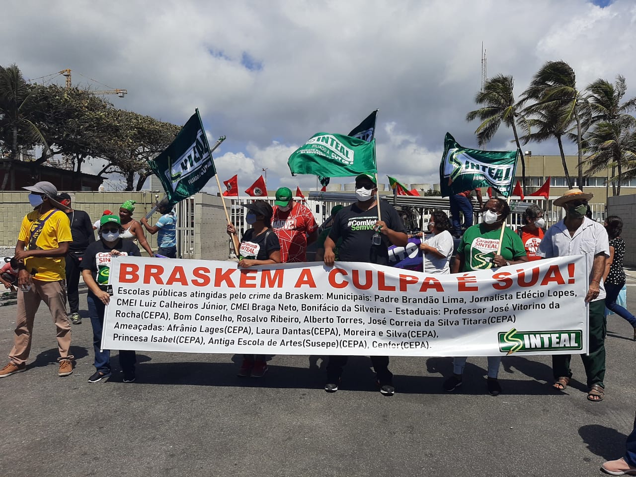 Moradores protestam contra os problemas causados pelas atividades da Braskem
