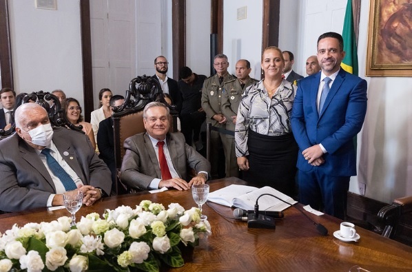 Angela Maria Stemler toma posso como secretária de Estado do Esporte, Lazer e Juventude
