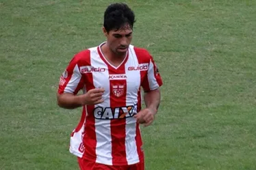 
				CSA contrata zagueiro e treina bola parada para não ter mais problemas; CRB trabalha para regularizar Mailson
			
			