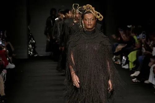 
				HIGHLIGHTS DA SPFW54
			
			