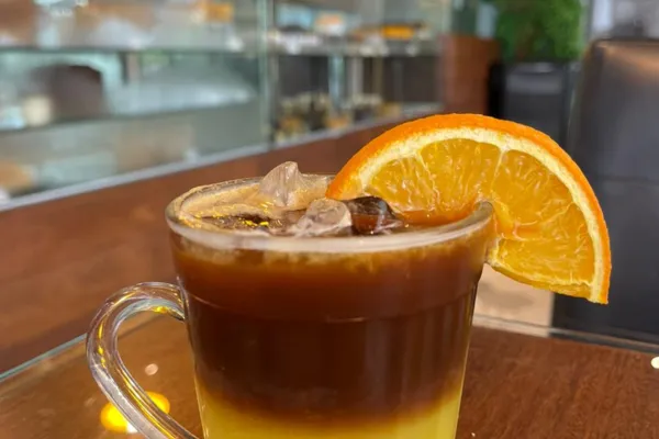 
				
					Orange Coffee: Descubra a Experiência Refrescante no Le Brulé em Maceió
				
				