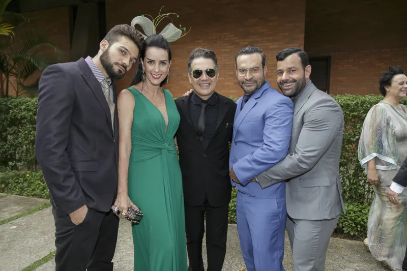O "SIM" no altar. Saiba tudo que rolou no casamento do ano