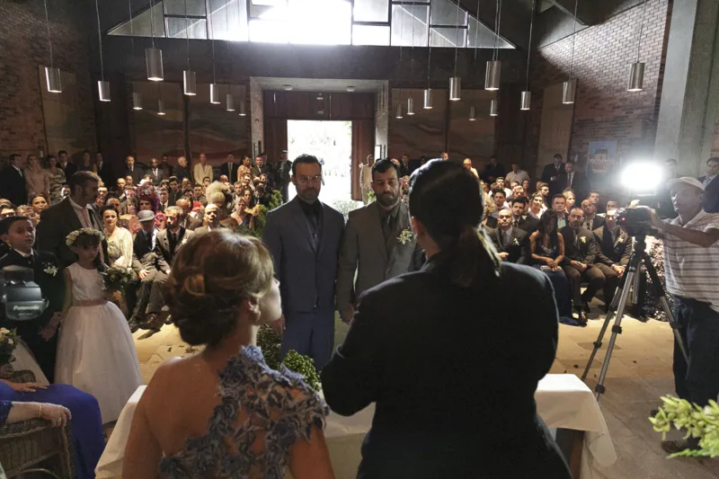 O "SIM" no altar. Saiba tudo que rolou no casamento do ano