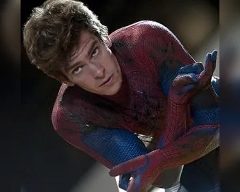 Ator de Homem-Aranha revela ser gay e reclama de personagem só 'pegar' mulher