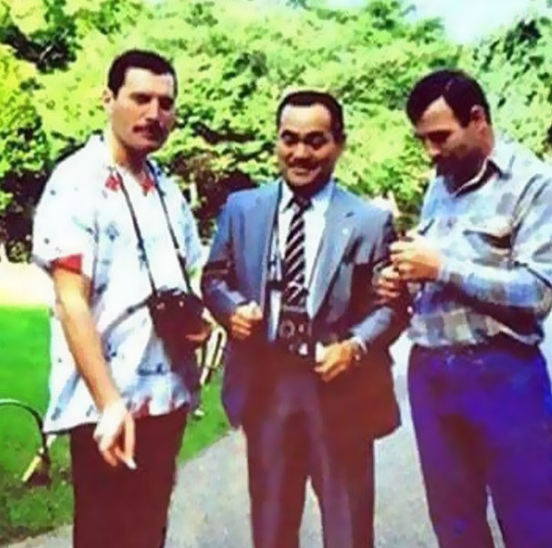 Fotos raras de Freddie Mercury com seu namorado revelam sua vida amorosa