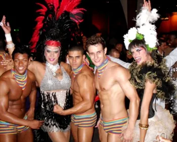 Carnaval gay ganha as ruas do Brasil