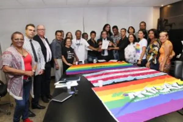 
				
					Presidente do Tribunal de Justiça de Alagoas recebe lideranças LGBT+
				
				