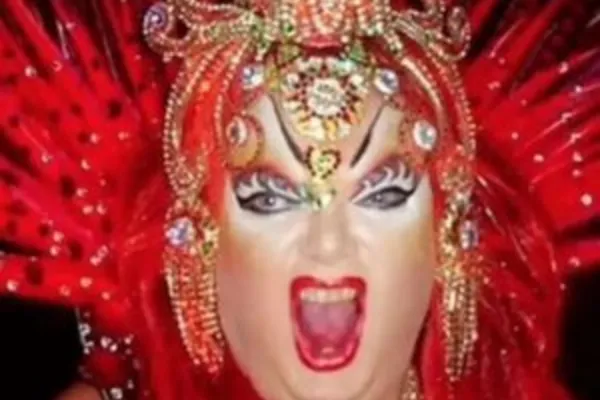 
				
					Morre drag queen Kaká di Polly, ícone da noite LGBT+ paulistana
				
				